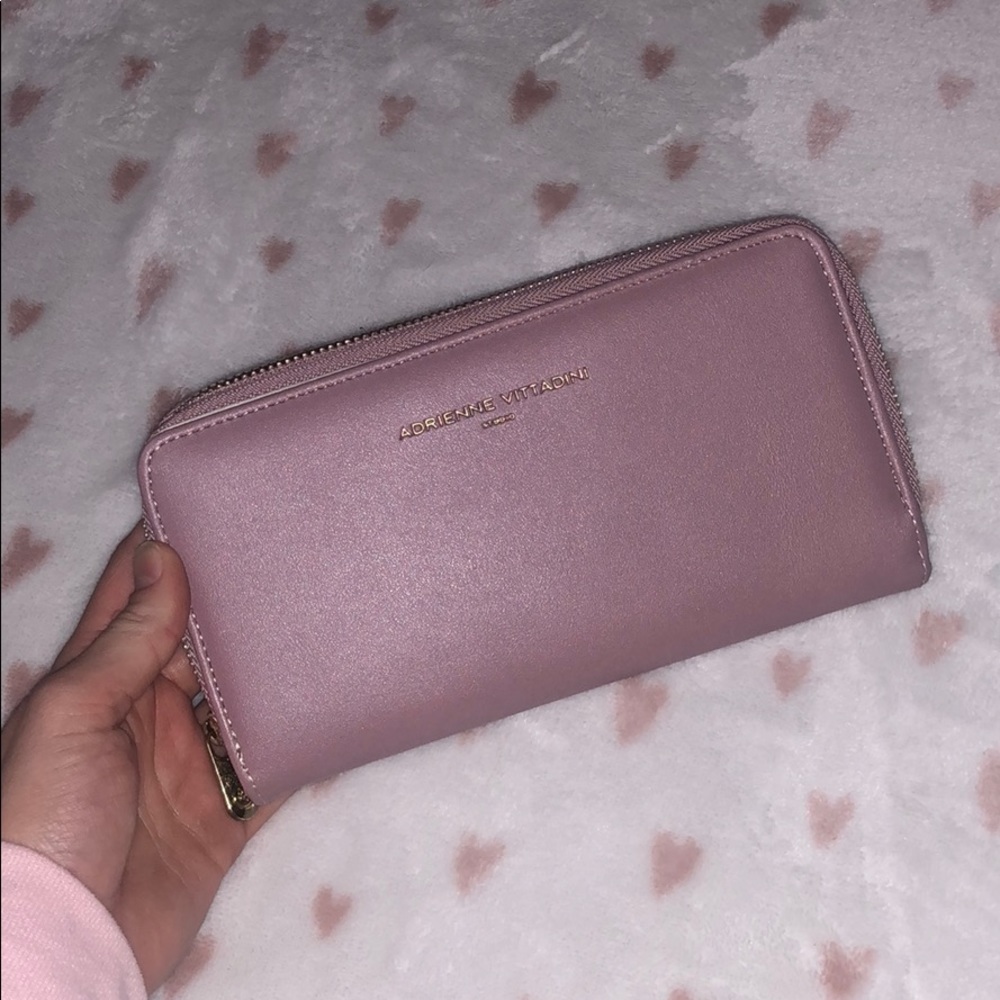 adrienne vittandini wallet